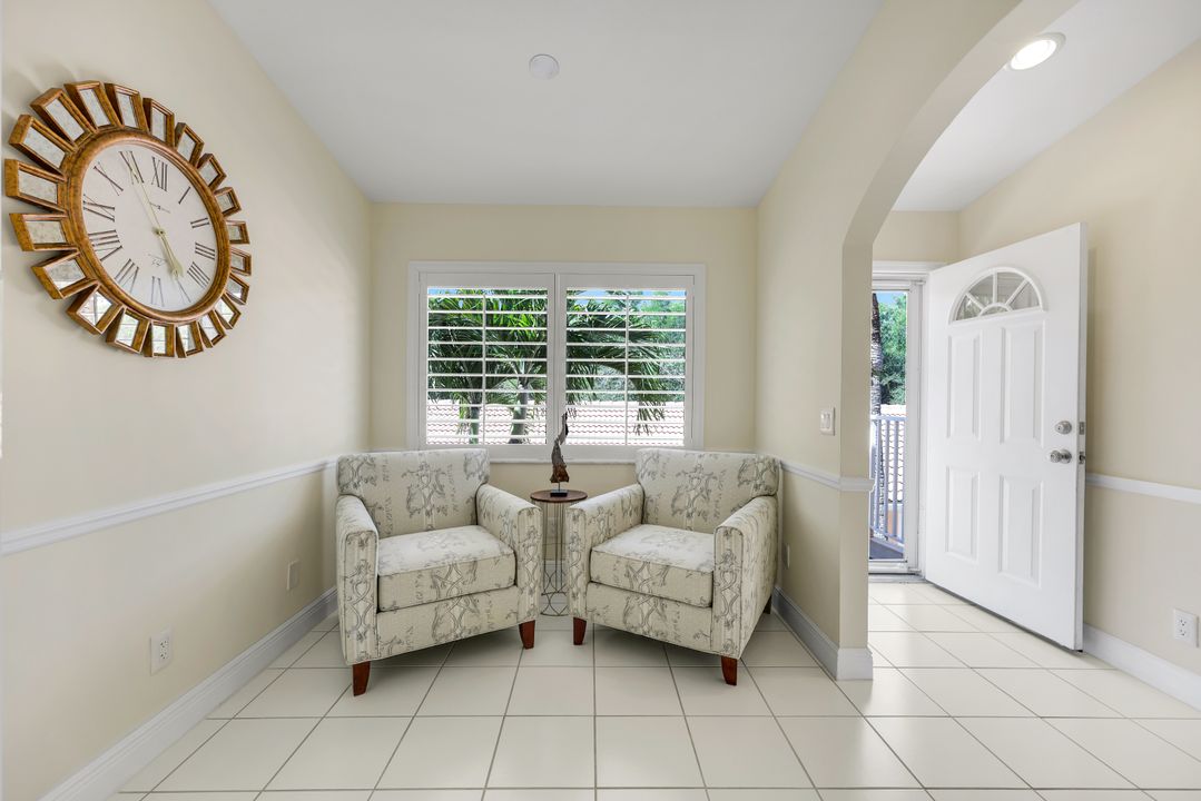 6720 Beach Resort Dr #10, Naples, FL 34114