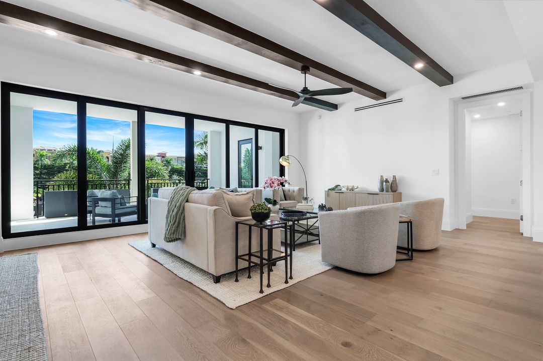 1130 3rd Ave S #211, Naples, FL 34102