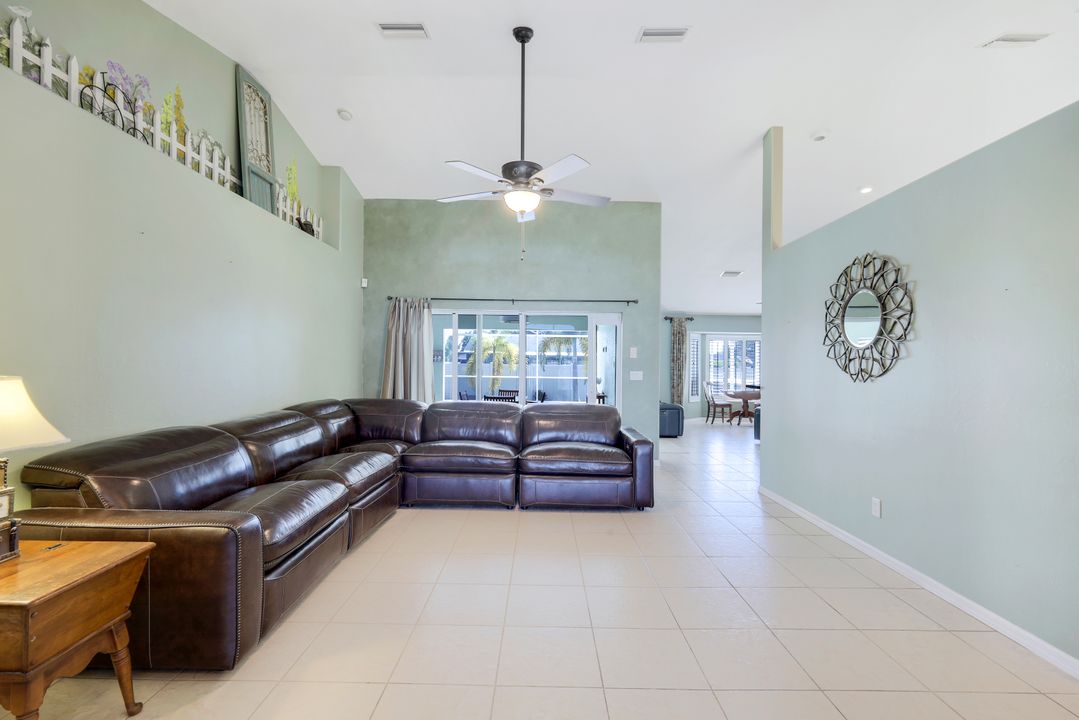 207 Plainfield St, Lehigh Acres, FL 33936