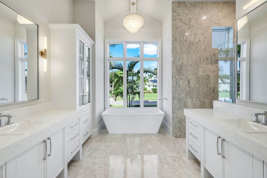 713 Nautilus Ct, Marco Island, FL 34145