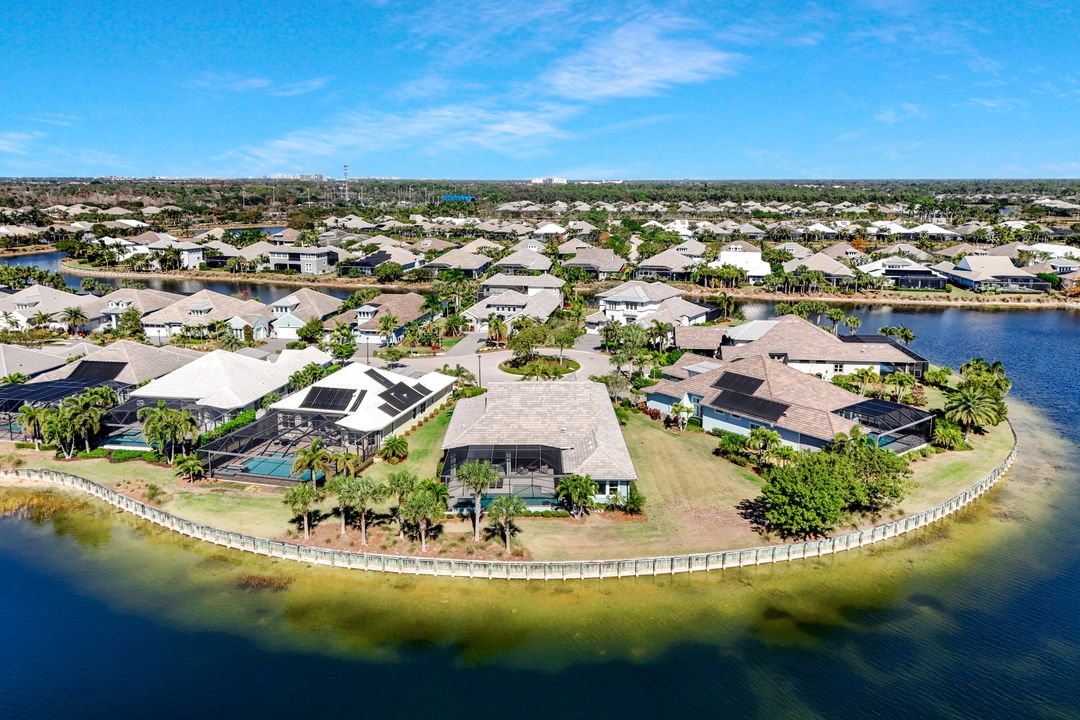 6072 Lucaya Wy, Naples, FL 34112