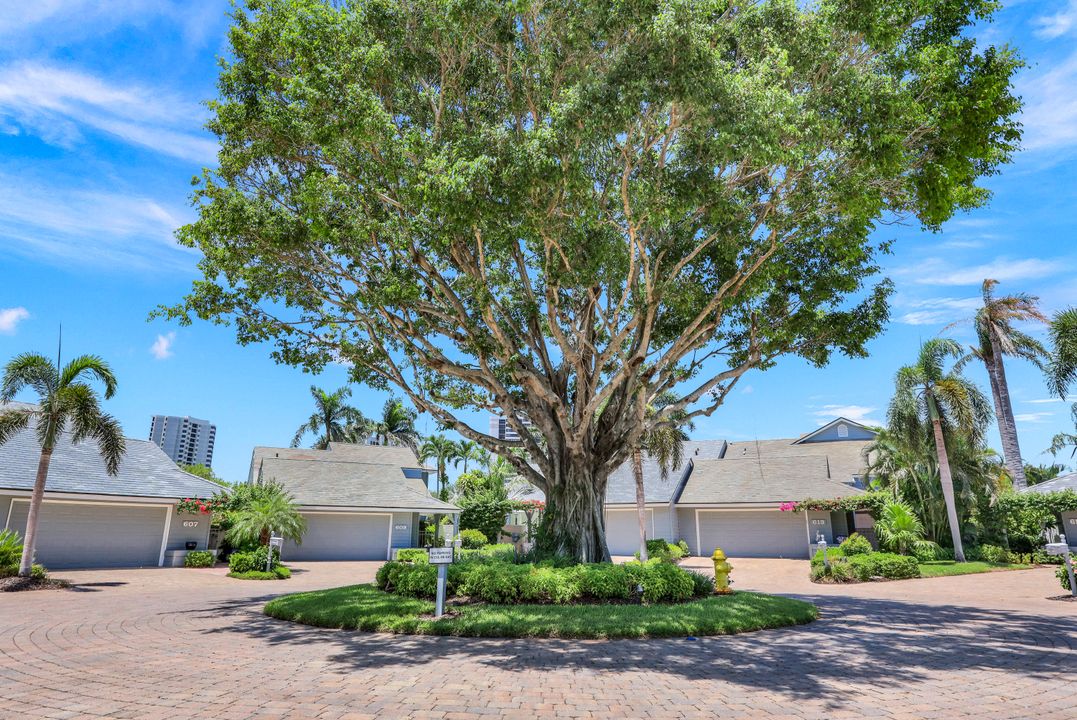 Turtle Bay Dr, Naples, FL 34108