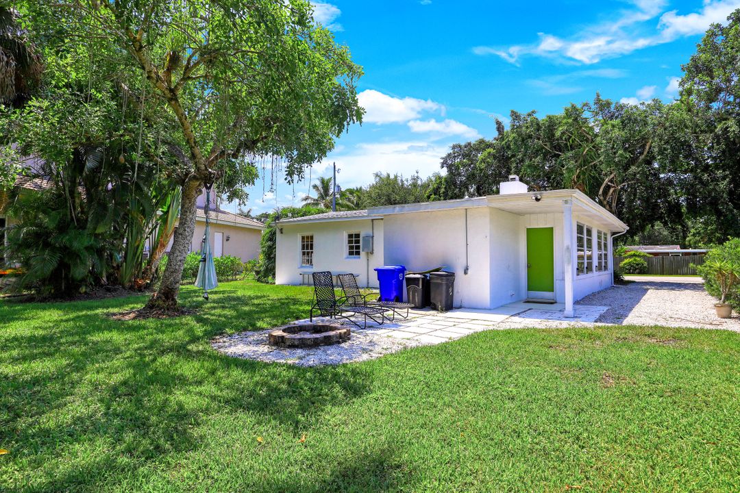 1245 8th Terrace N, Naples, FL 34102