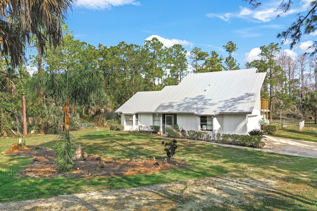 161 20th Ave NW, Naples, FL 34120