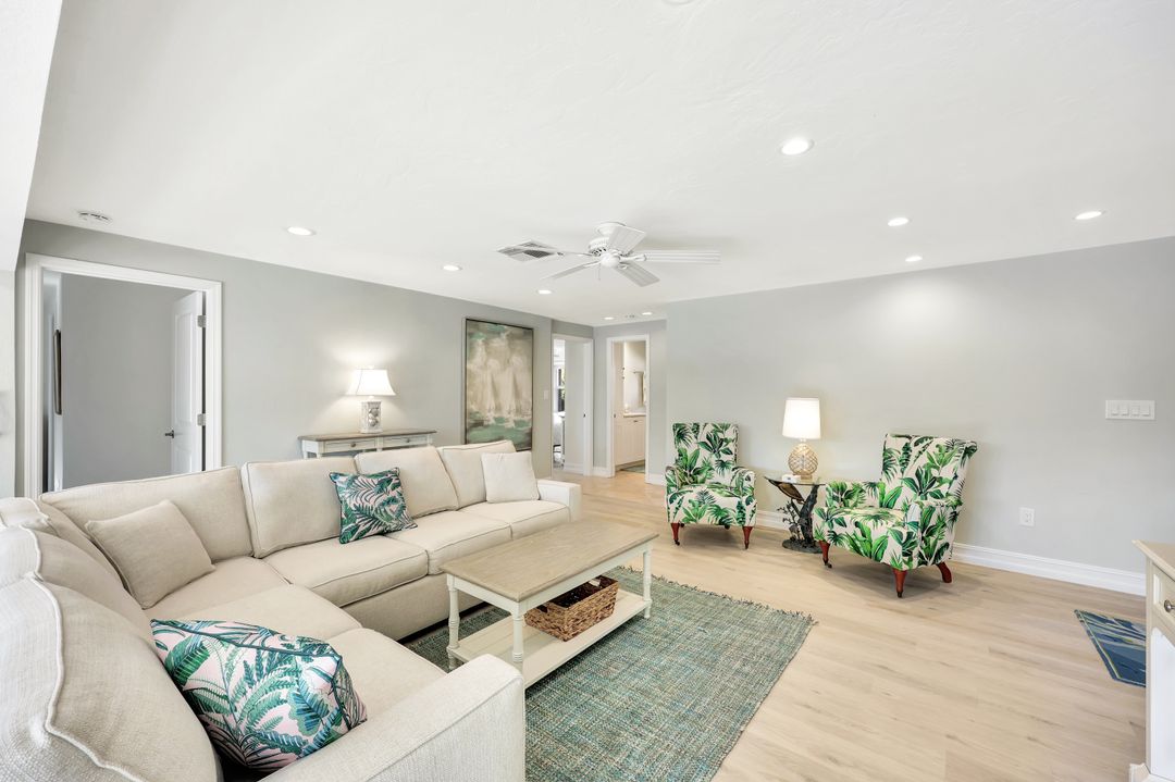 1010 Kings Crown Dr, Sanibel, FL 33957