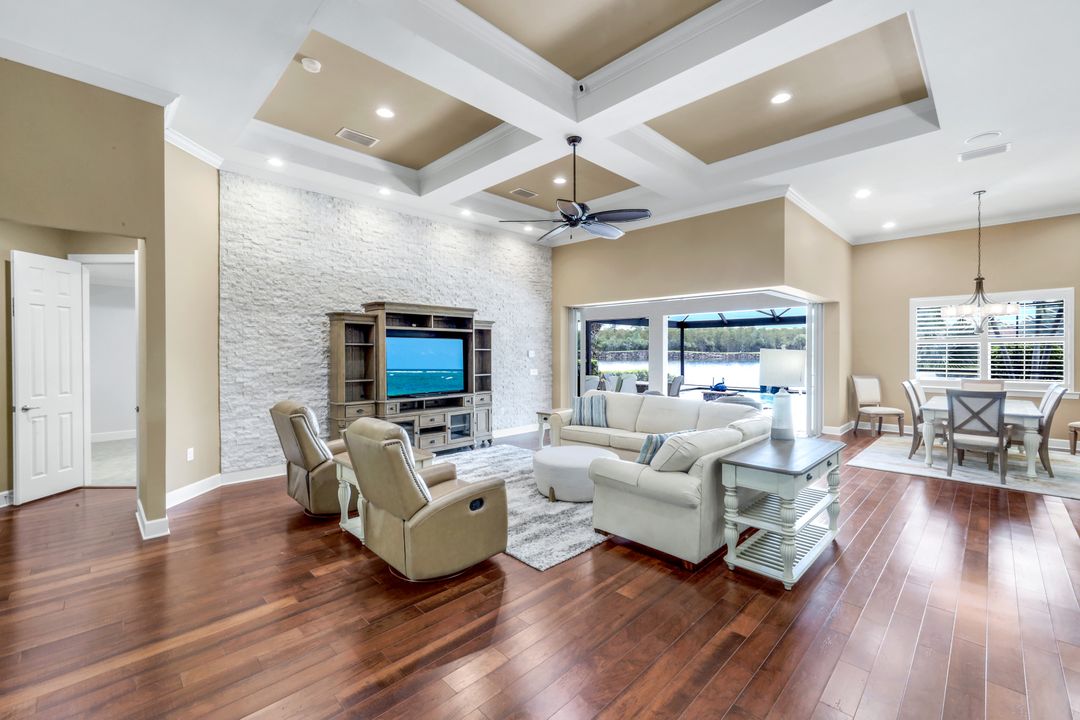 9180 Ores Cir, Naples, FL 34120