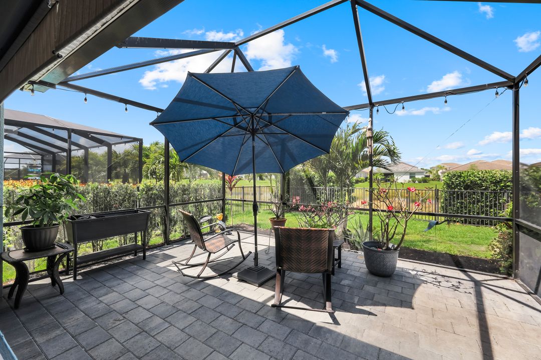 2193 Clementine St, Naples, FL 34120