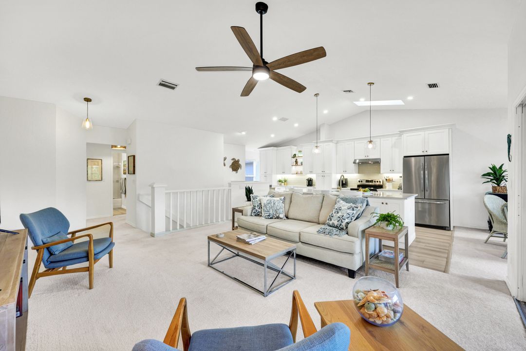 314 Emerald Bay Cir #I-5, Naples, FL 34110