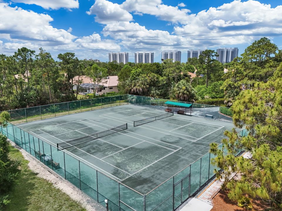 526 Lake Louise Cir #402, Naples, FL 34110