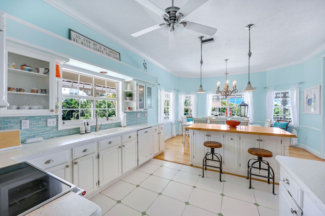 203 San Mateo Dr, Bonita Springs, FL 34134