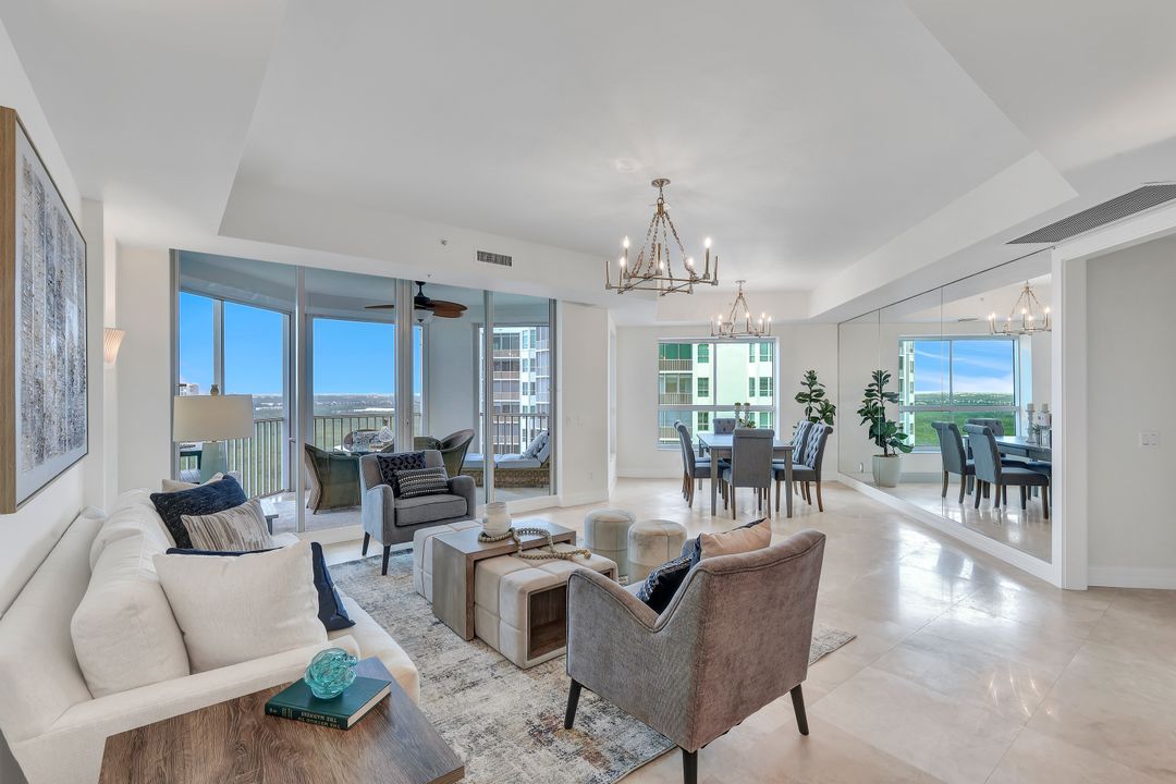 295 Grande Way #1406, Naples, FL 34110