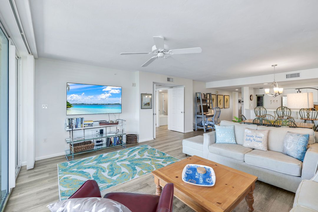 21 Bluebill Ave  #905, Naples, FL 34108