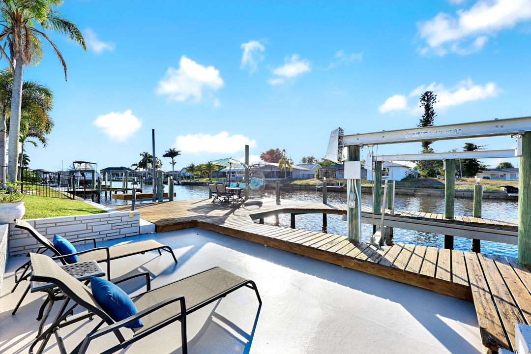 1326 SE 21st Ave, Cape Coral, FL 33990