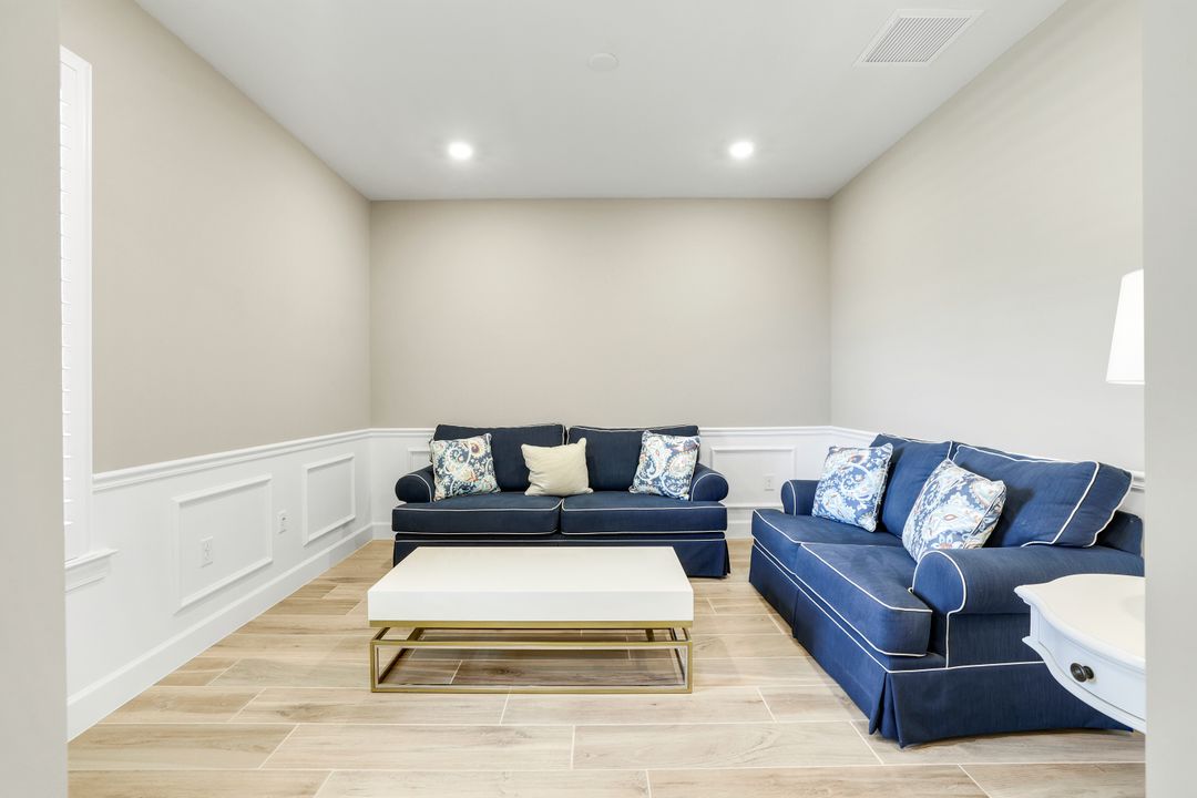 9373 Surfbird Ct, Naples, FL 34120