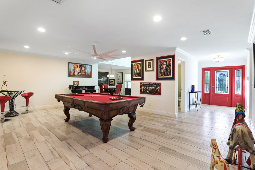 6516 Trail Blvd, Naples, FL 34108