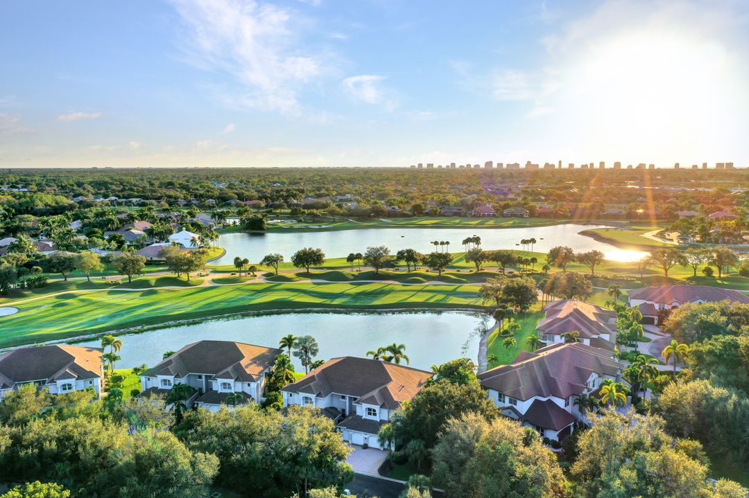 3220 Hamlet Dr #4, Naples, FL 34105