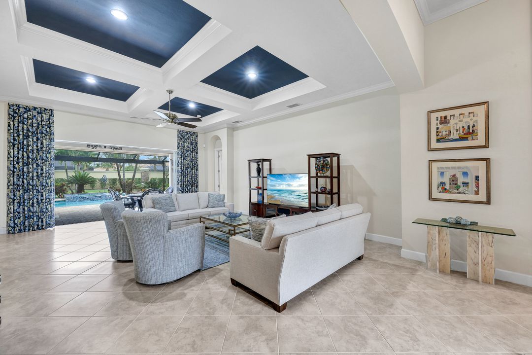 9314 Quarry Dr, Naples, FL 34120