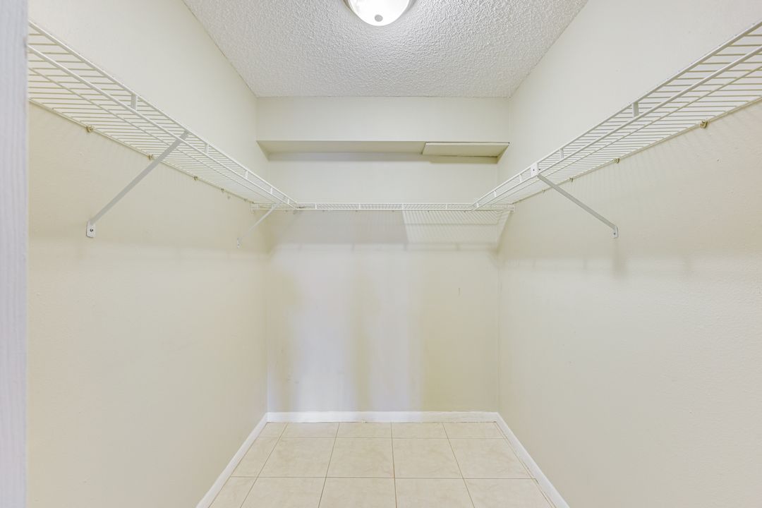 1702 Kings Lake Blvd #102, Naples, FL 34112