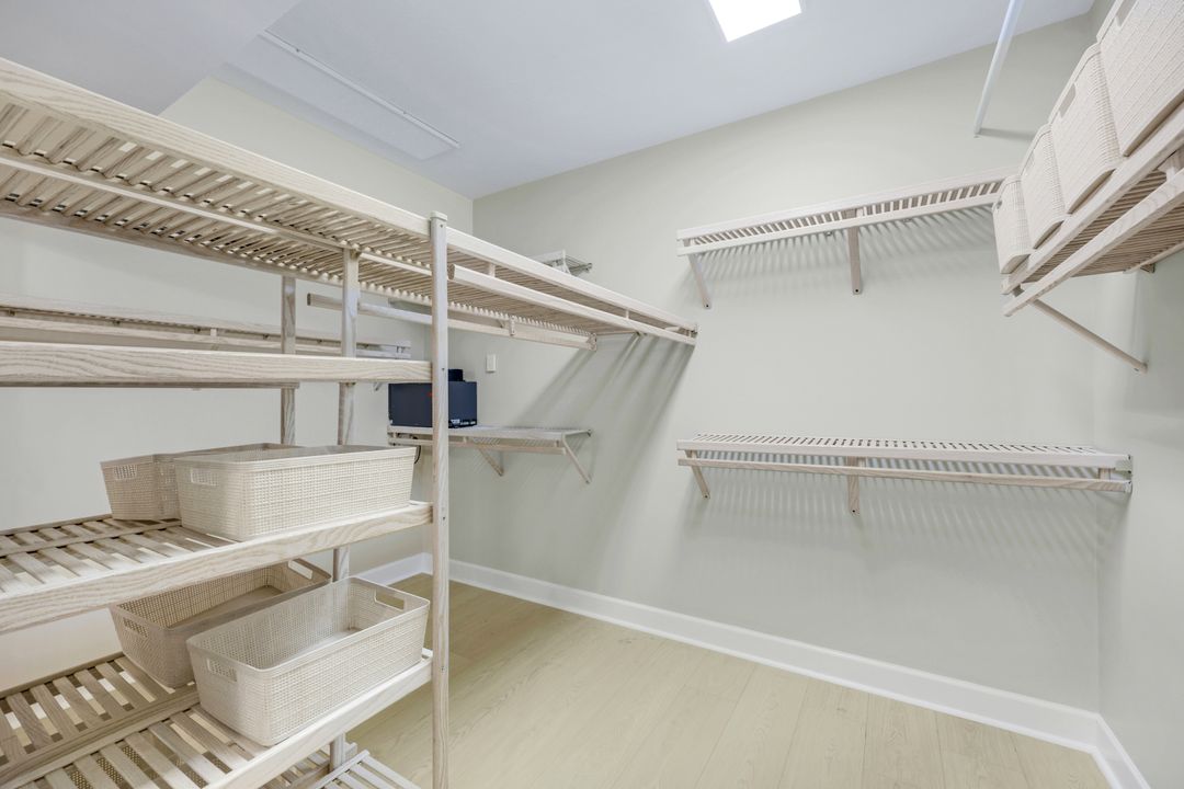 8720 Bay Colony Dr #404, Naples, FL 34108