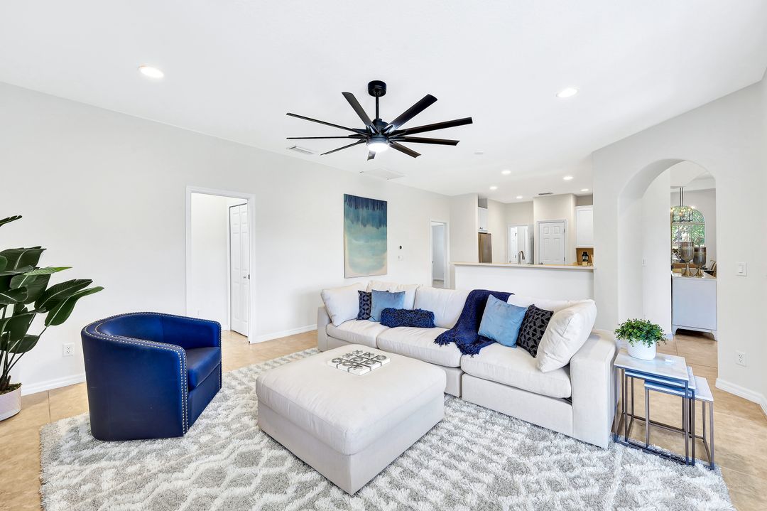 3967 Ruxton Rd, Naples, FL 34116