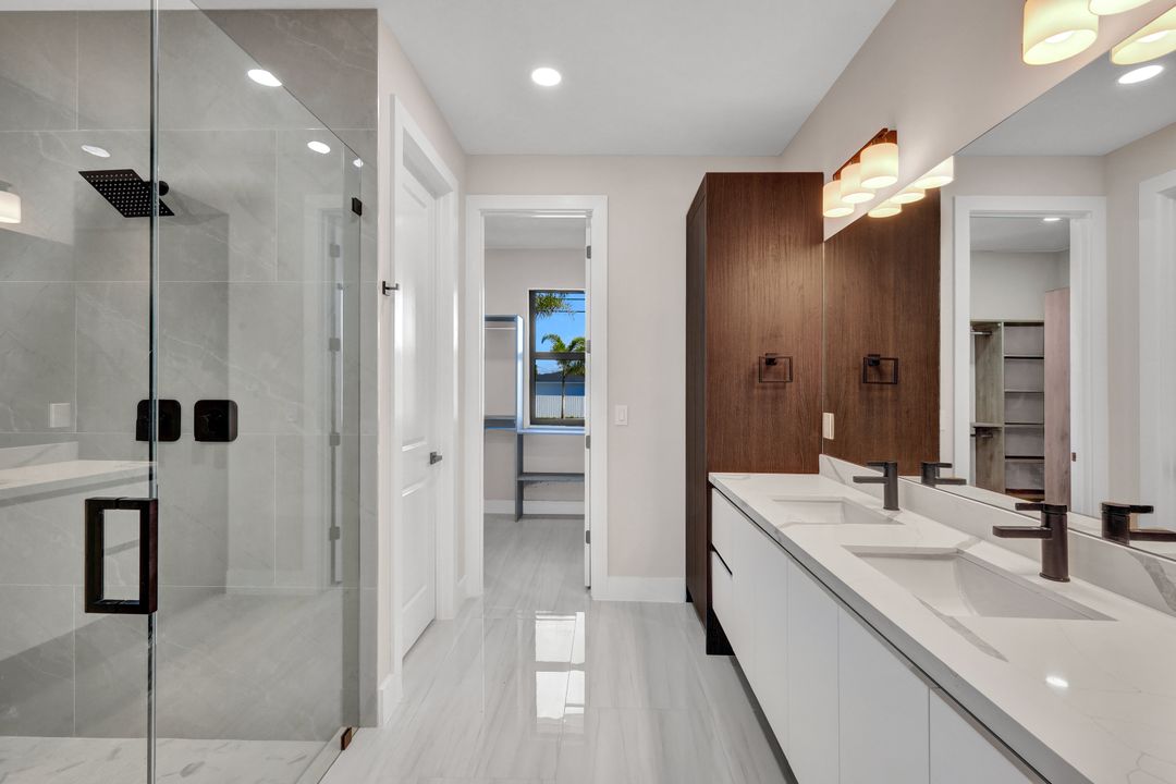 3210 SW 11th Pl, Cape Coral, FL 33914