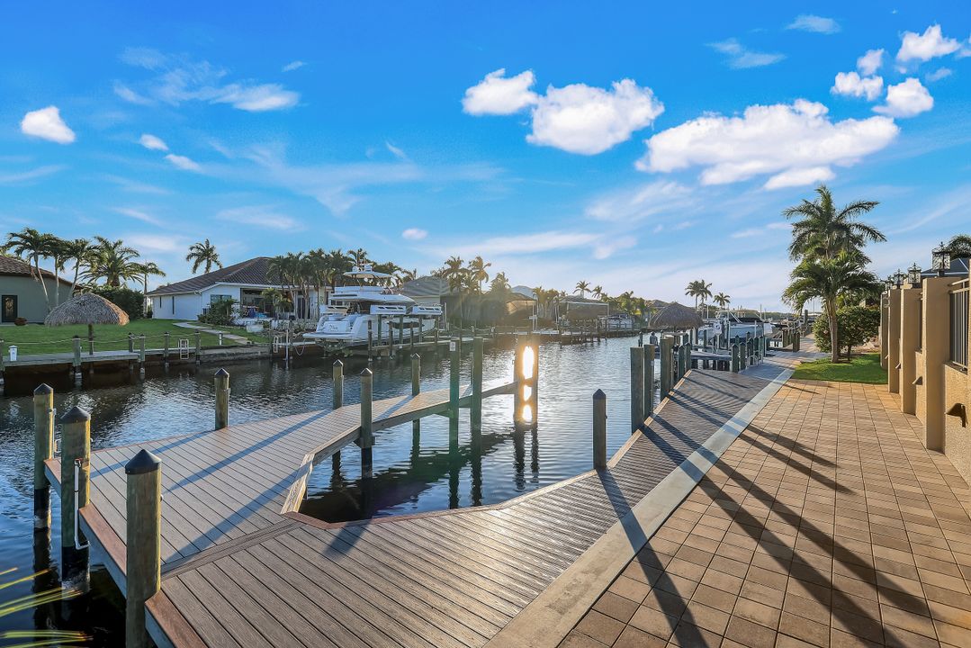 2304 El Dorado Pkwy W, Cape Coral, FL 33914