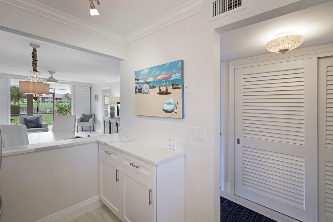 300 Forest Lakes Blvd #112, Naples, FL 34105