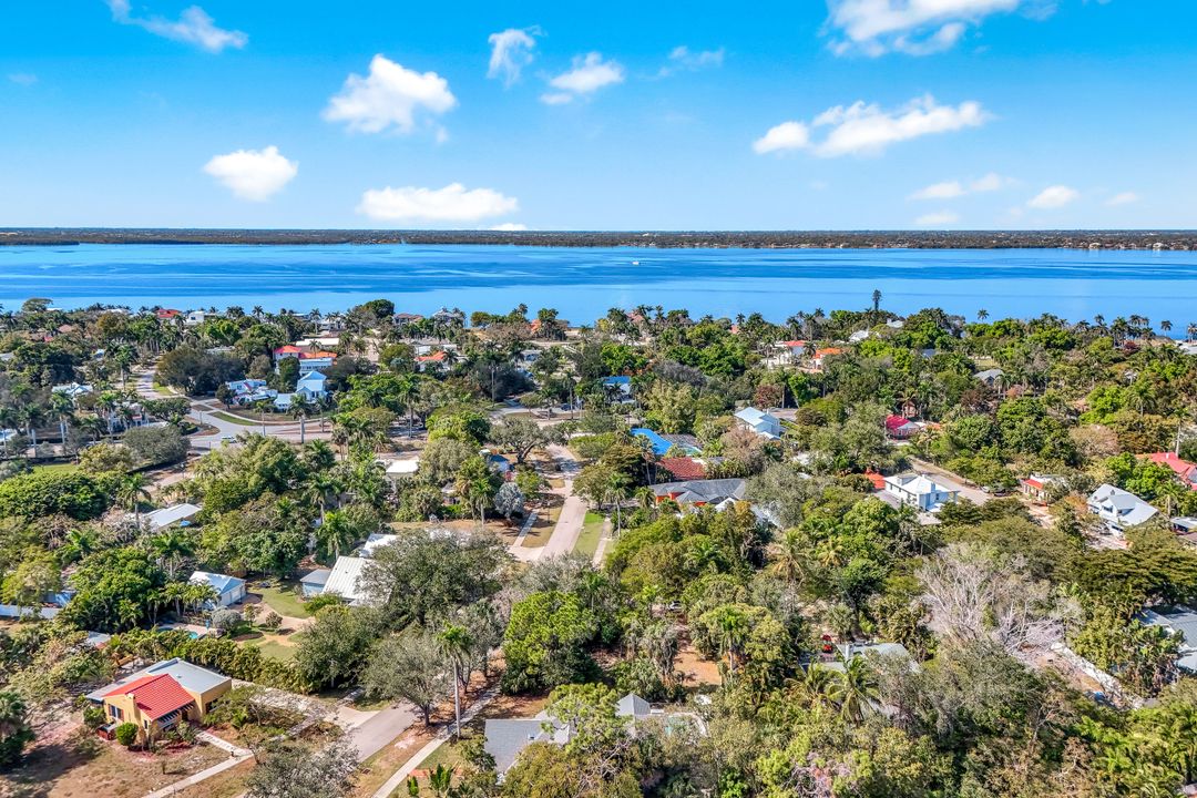 1473 Barcelona Ave, Fort Myers, FL 33901