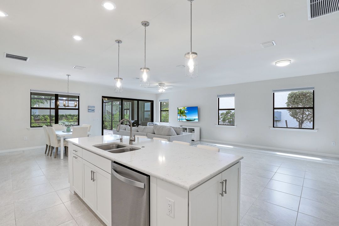 7266 Wilton Dr N, Naples, FL 34109