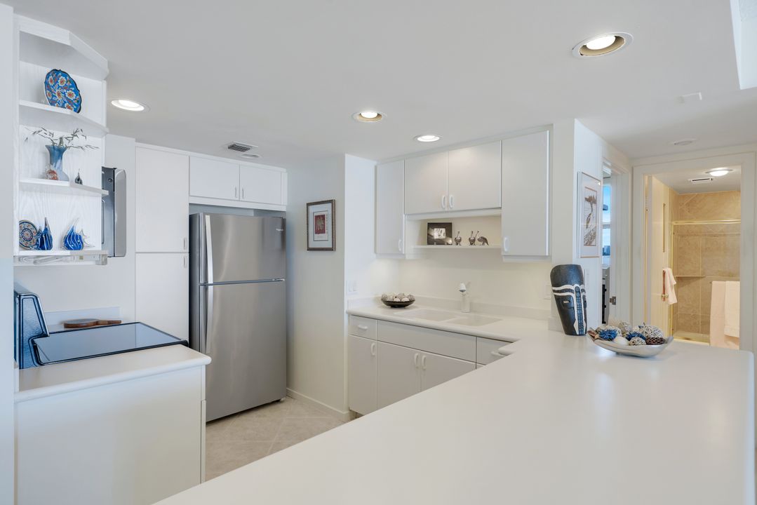 180 Seaview Ct #607, Marco Island, FL 34145