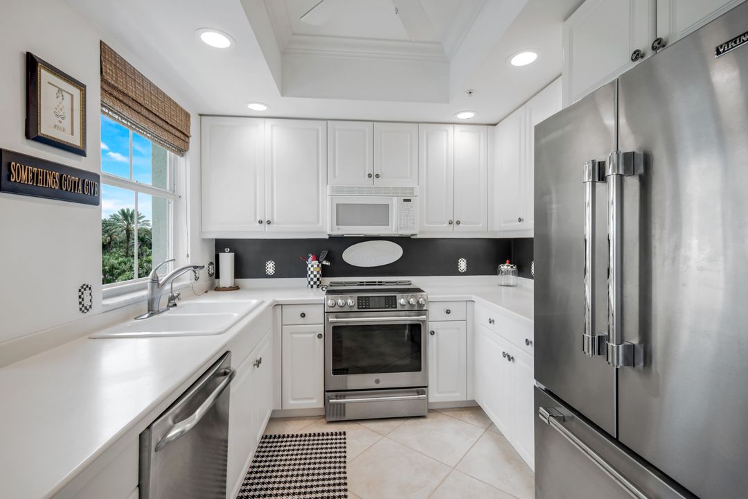 315 Dunes Blvd #307, Naples, FL 34110
