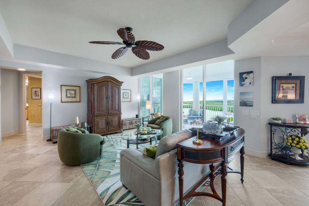 295 Grande Way #1405, Naples, FL 34110