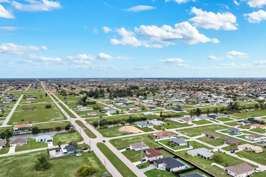 2013 NW Juanita Pl, Cape Coral, FL 33993