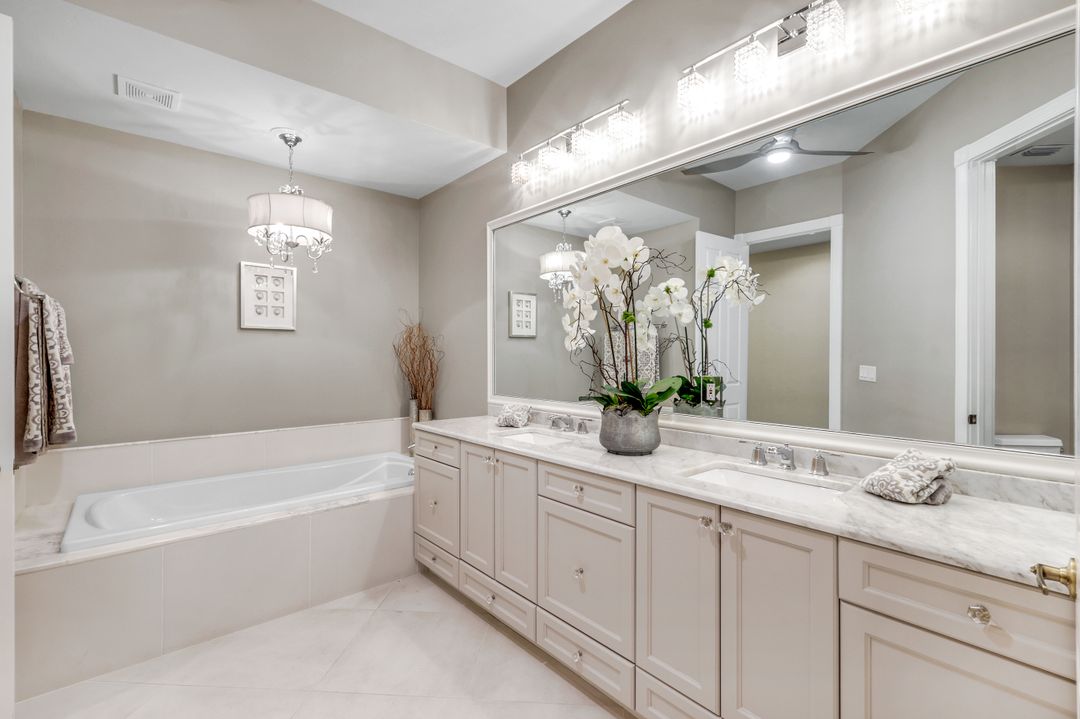 1840 Les Chateaux Blvd #4201, Naples, FL 34109