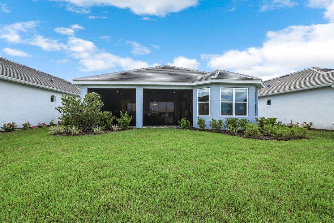 15653 Triesta Ln, Naples, FL 34114