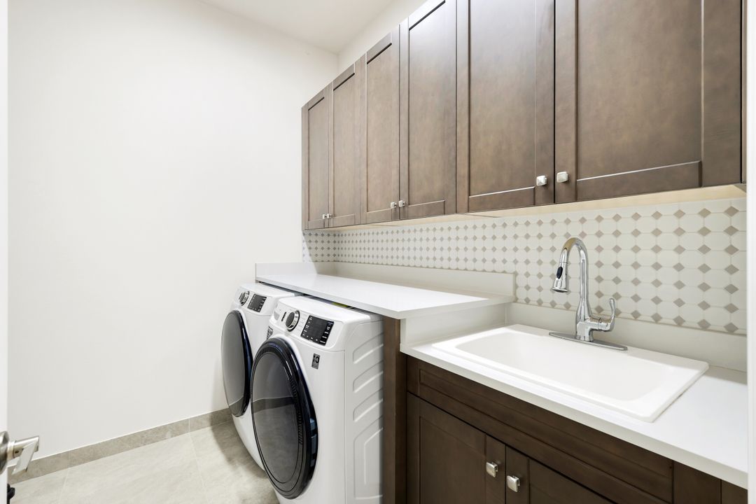 12078 Mimosa St, Naples, FL 34120