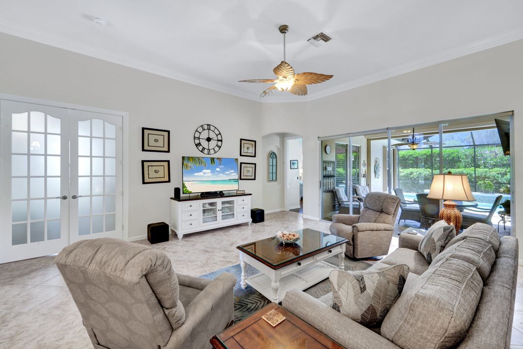 16208 Parque Ln, Naples, FL 34110