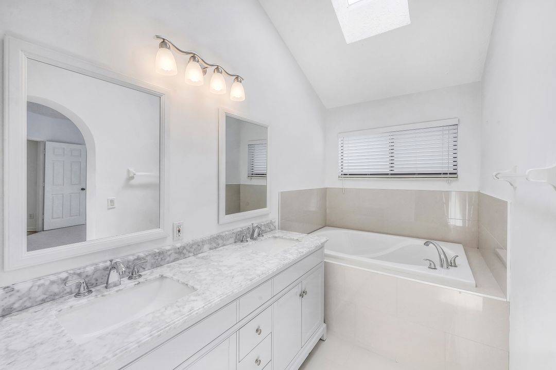 2182 Anchorage Ln  #A, Naples, FL 34104