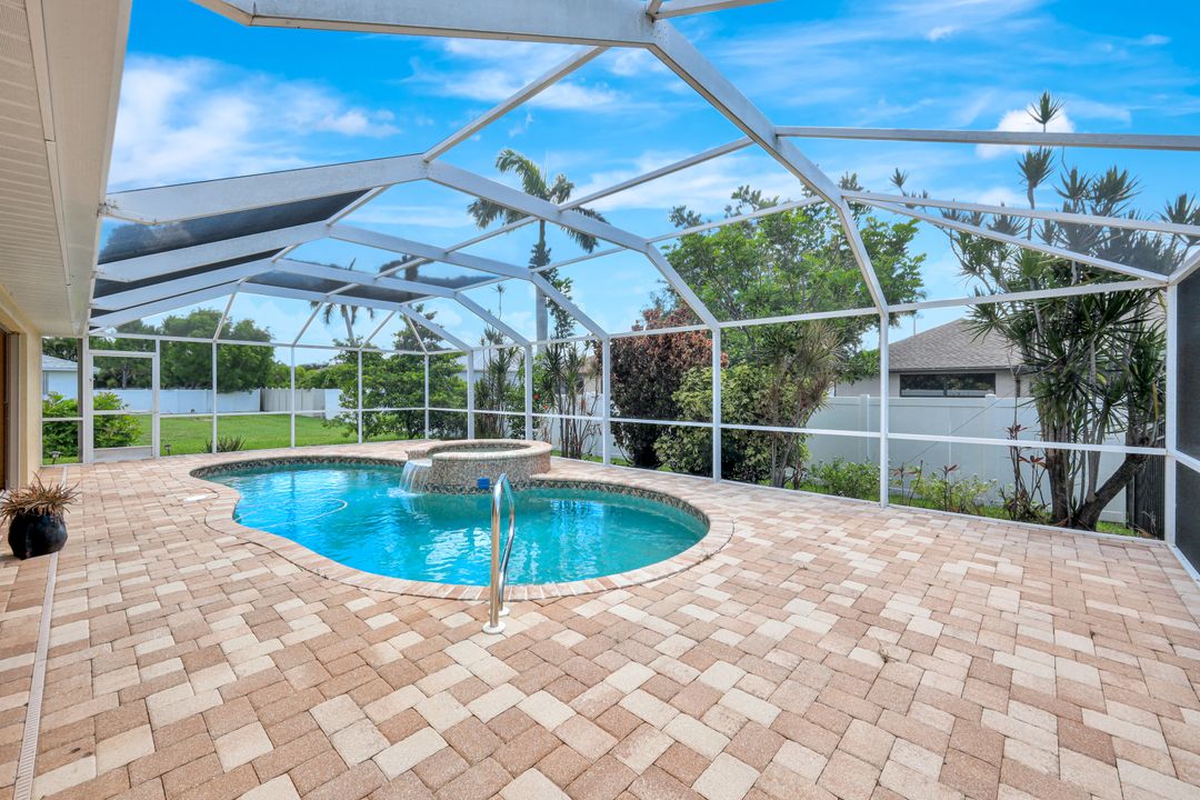 4327 SW 19th Ave, Cape Coral, FL 33914