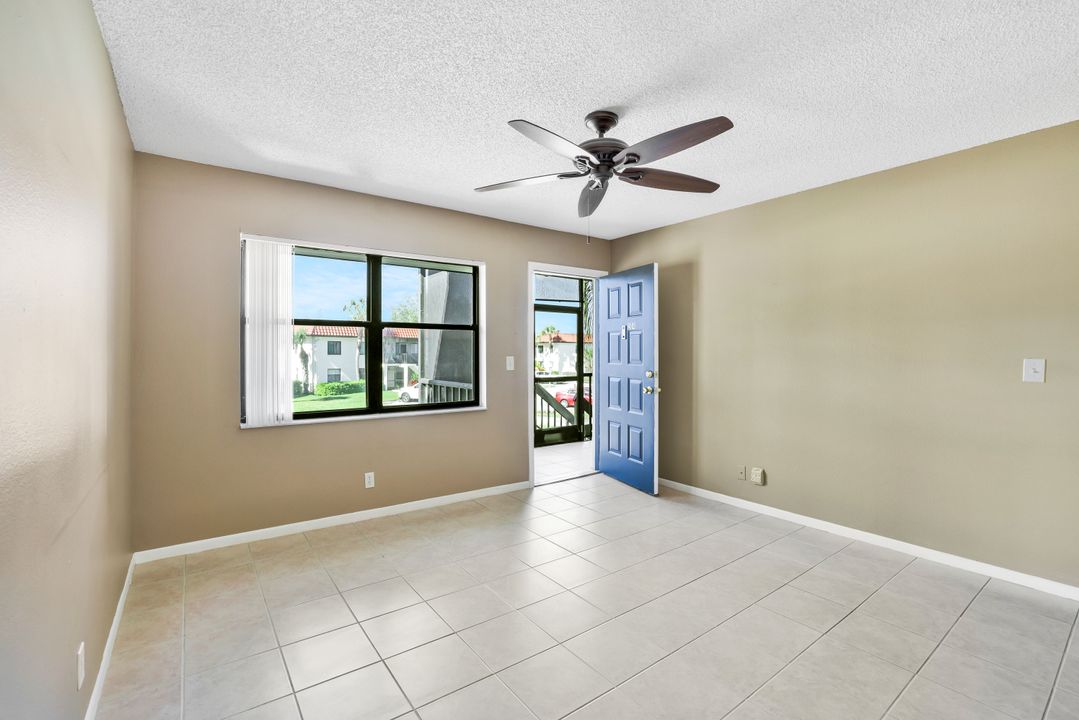 4345 27th Ct SW #204, Naples, FL 34116