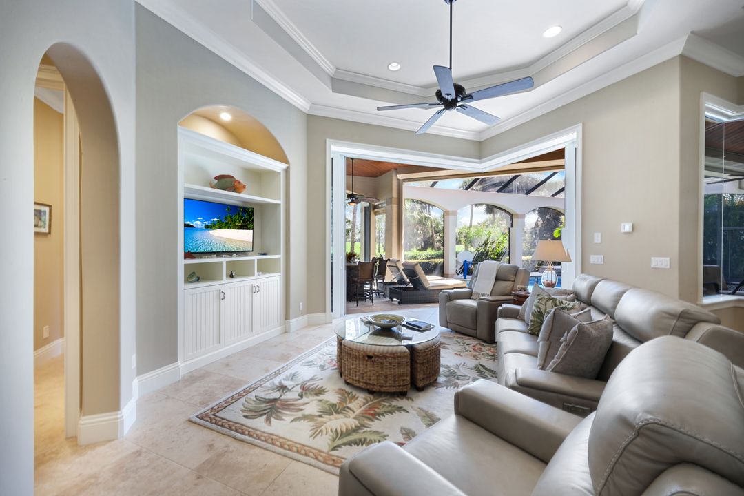 3848 Mahogany Bend Dr, Naples, FL 34114