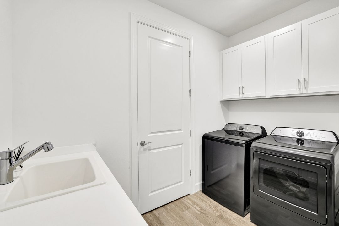 1952 Yellowfin Cir, Naples, FL 34114