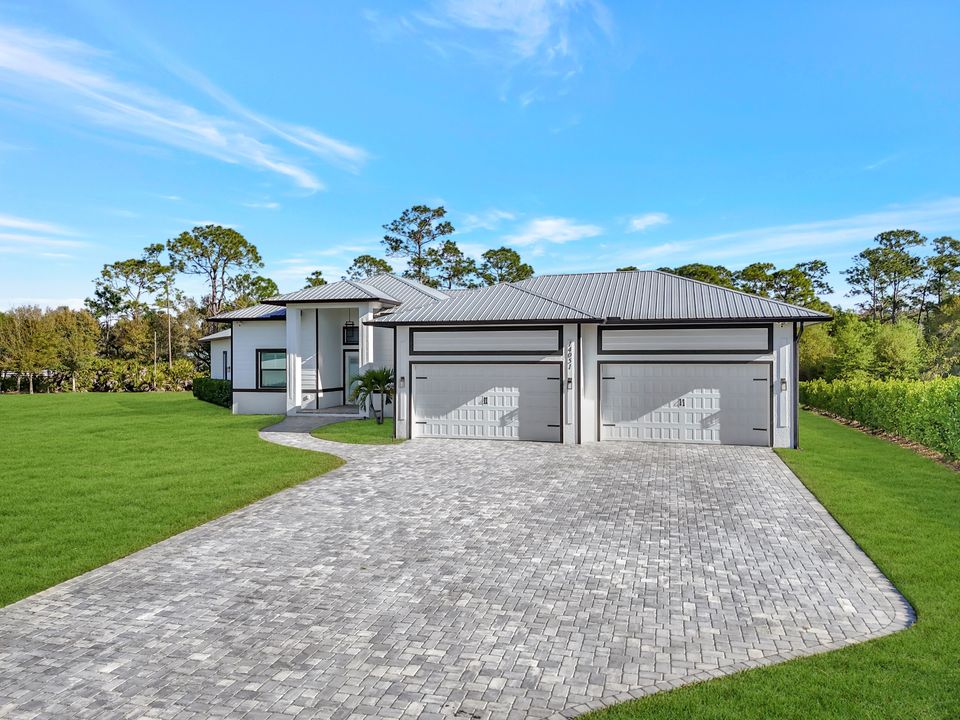 14051 Binghampton Dr, Fort Myers, FL 33905