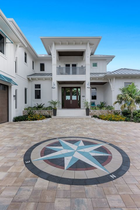 380 18th Ave S, Naples, FL 34102