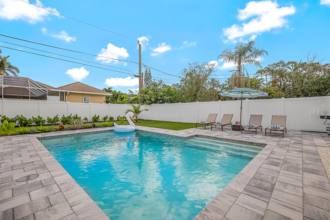 603 108th Ave N, Naples, FL 34108