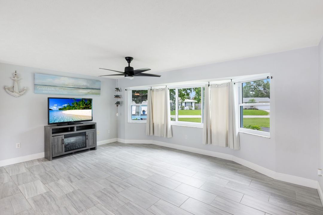 1683 S Hermitage Rd, Fort Myers, FL 33919