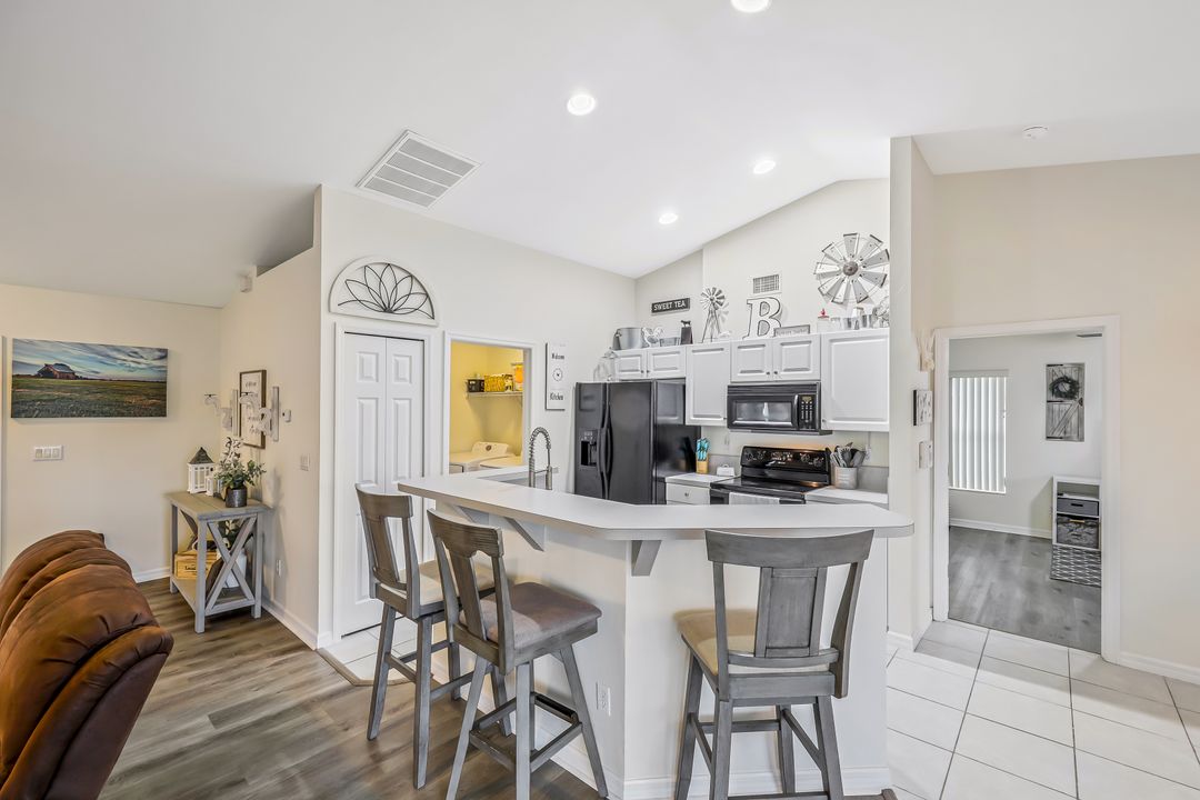 2217 SW 3rd Pl, Cape Coral, FL 33991