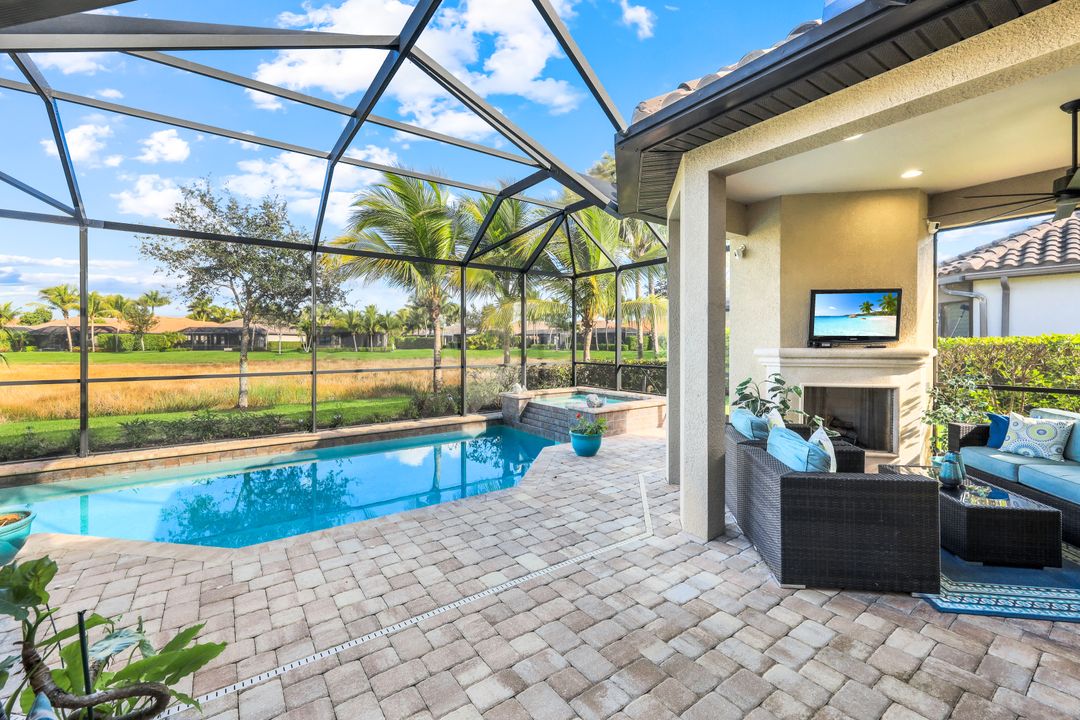 9539 Campanile Cir, Naples, FL 34114