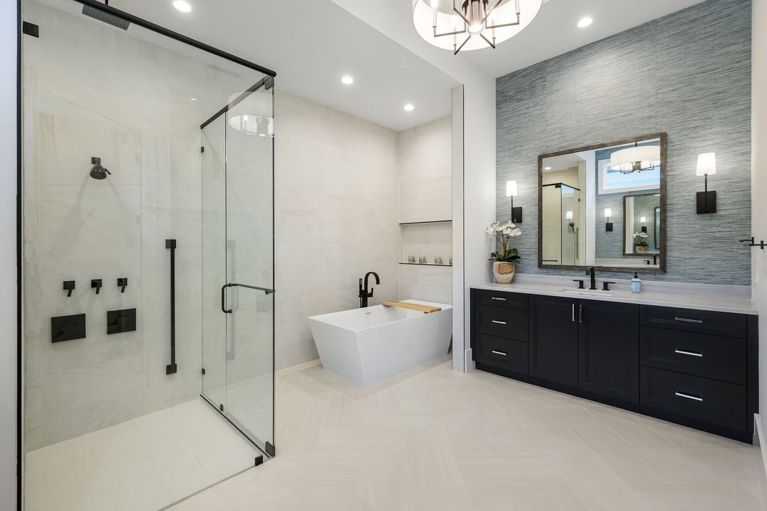 16647 Isola Bella Ln, Naples, FL 34110