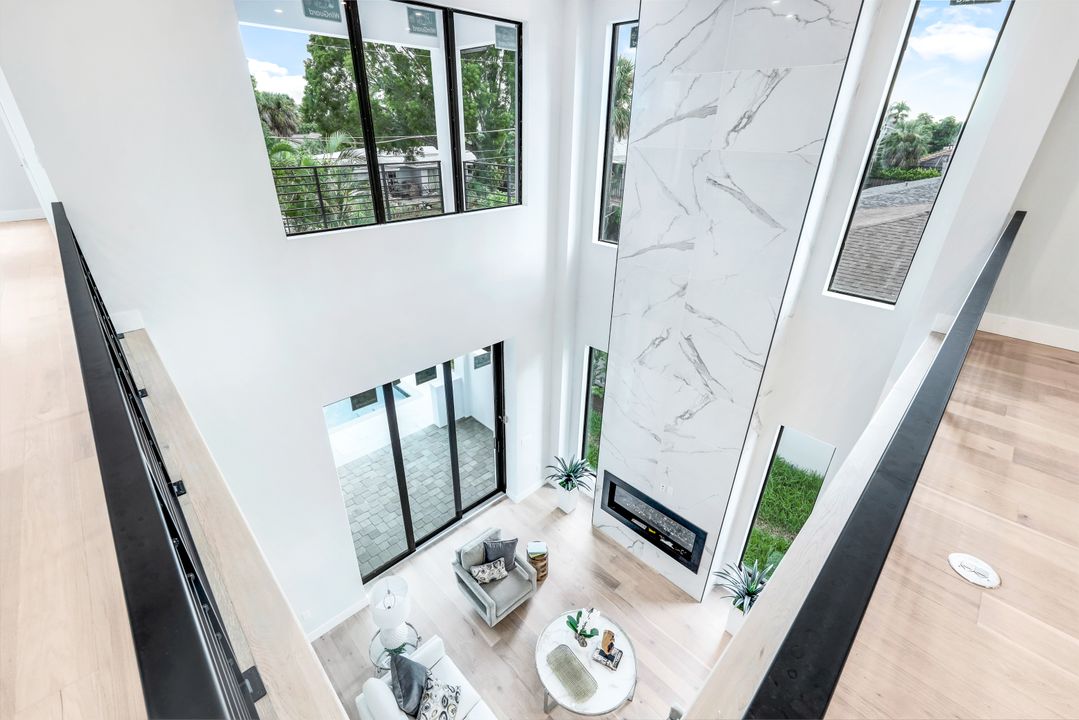 524 103rd Ave N, Naples, FL 34108